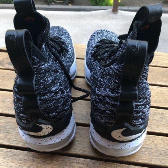 LEBRON XV - Picture 3 of 5